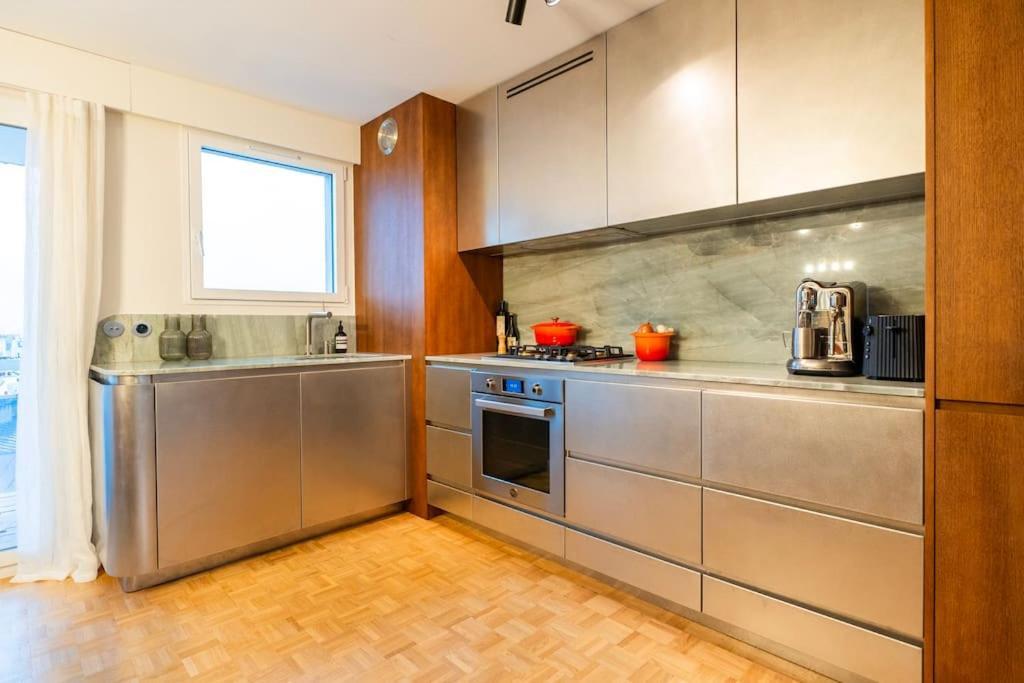 Montmartre Penthouse With Stunning Sacre-coeur View Appartement