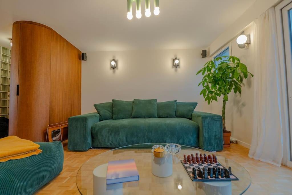 Appartement Montmartre Penthouse With Stunning Sacre-coeur View Parijs