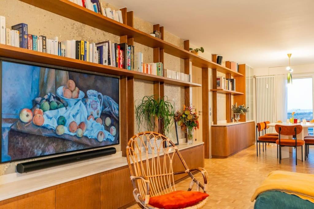 Montmartre Penthouse With Stunning Sacre-coeur View Parijs