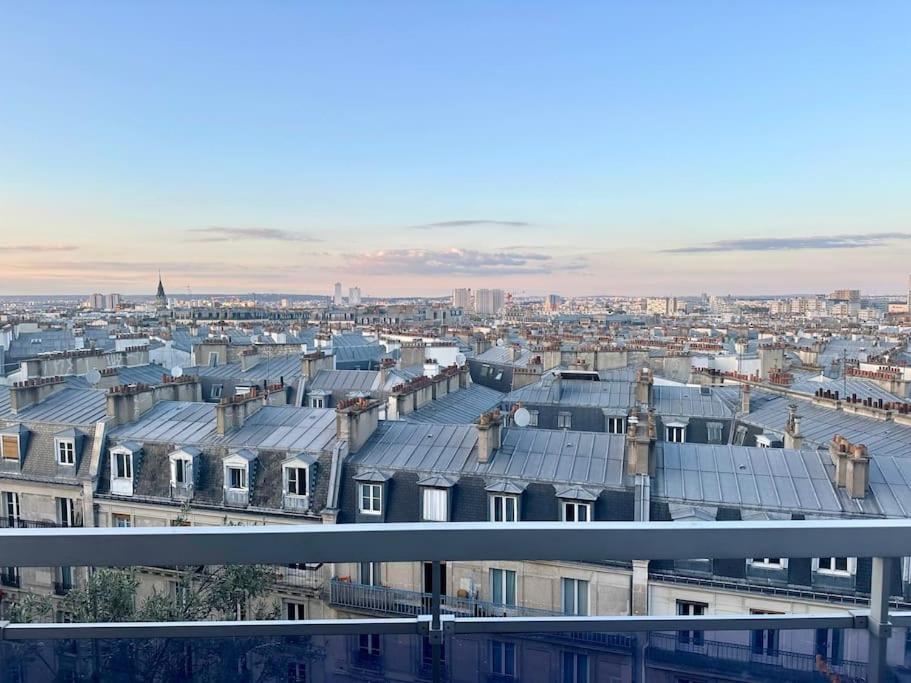 Appartement Montmartre Penthouse With Stunning Sacre-coeur View Parijs